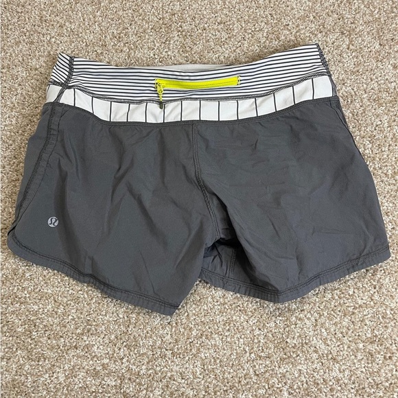 lululemon athletica Women's Charcoal and Striped Athletic Shorts - Picture 1 of 8